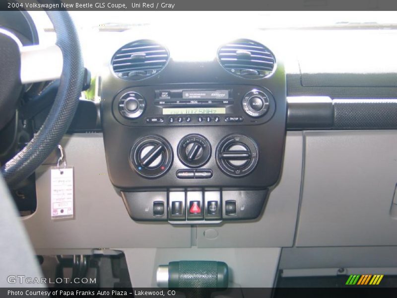 Uni Red / Gray 2004 Volkswagen New Beetle GLS Coupe