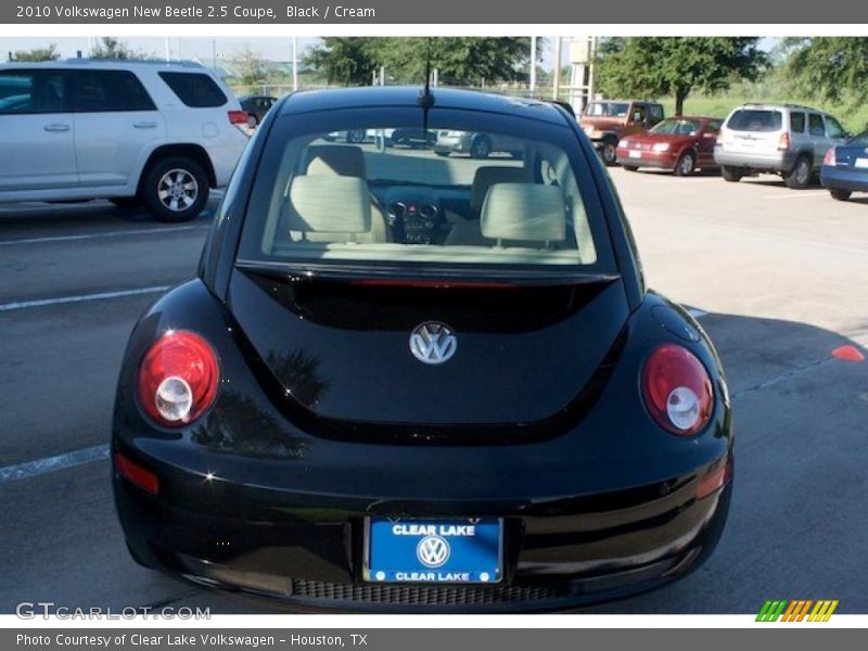 Black / Cream 2010 Volkswagen New Beetle 2.5 Coupe
