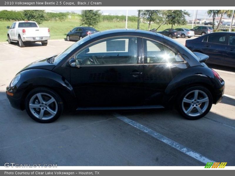 Black / Cream 2010 Volkswagen New Beetle 2.5 Coupe