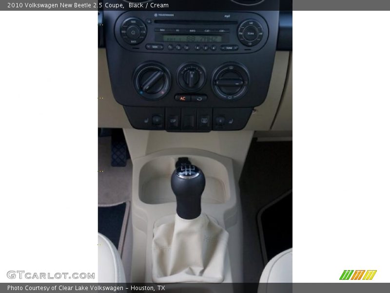 Black / Cream 2010 Volkswagen New Beetle 2.5 Coupe