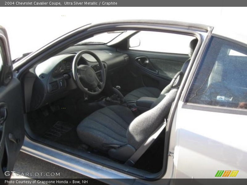 Ultra Silver Metallic / Graphite 2004 Chevrolet Cavalier Coupe