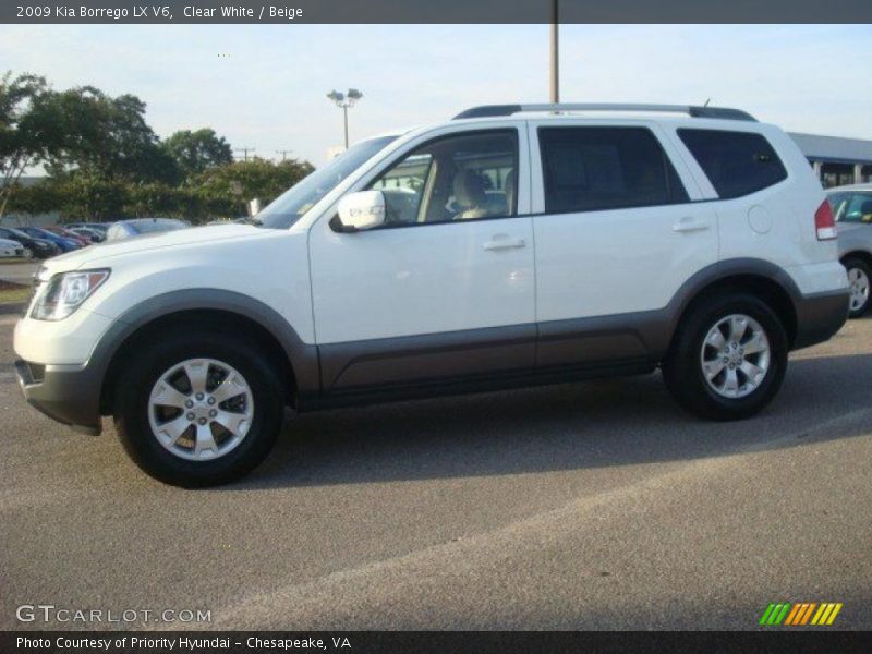 Clear White / Beige 2009 Kia Borrego LX V6