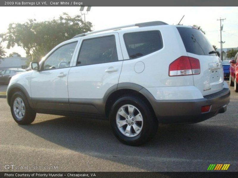 Clear White / Beige 2009 Kia Borrego LX V6