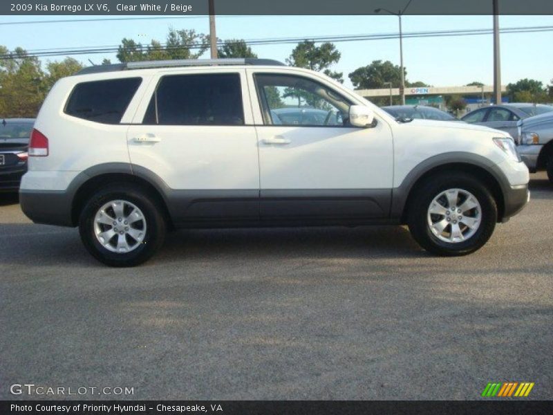 Clear White / Beige 2009 Kia Borrego LX V6