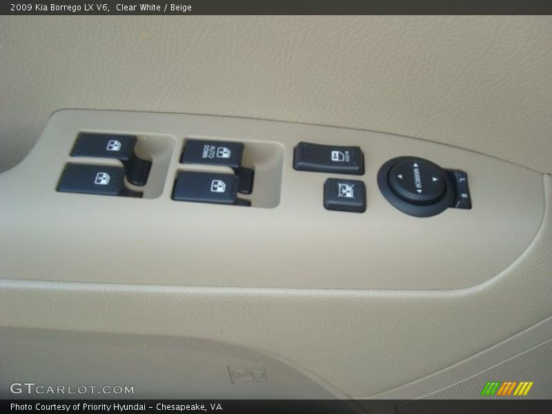 Clear White / Beige 2009 Kia Borrego LX V6