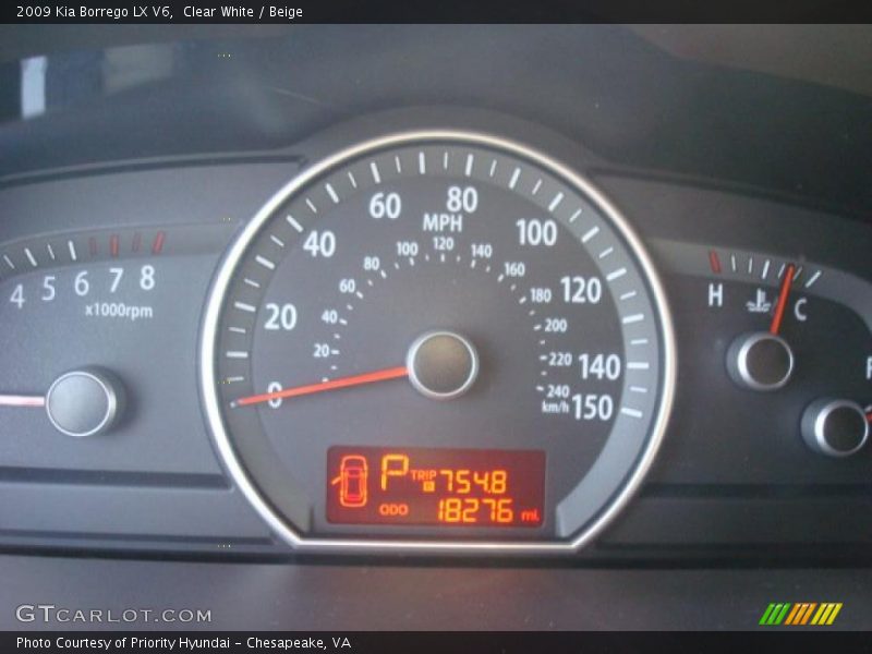 Clear White / Beige 2009 Kia Borrego LX V6