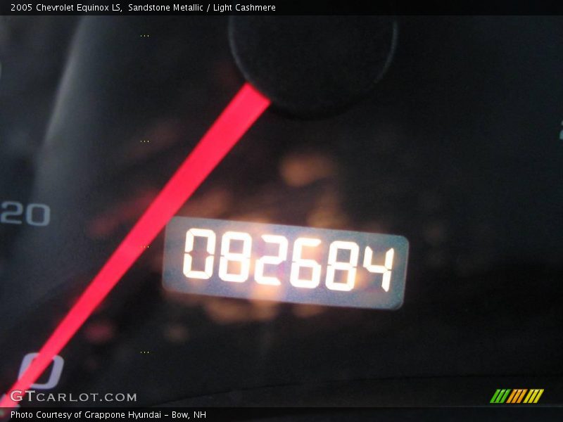 Sandstone Metallic / Light Cashmere 2005 Chevrolet Equinox LS