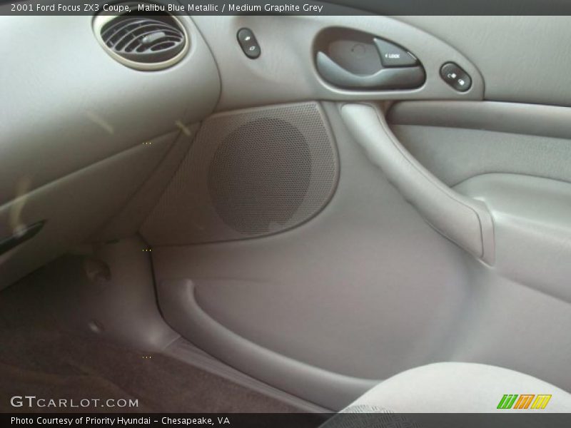 Malibu Blue Metallic / Medium Graphite Grey 2001 Ford Focus ZX3 Coupe