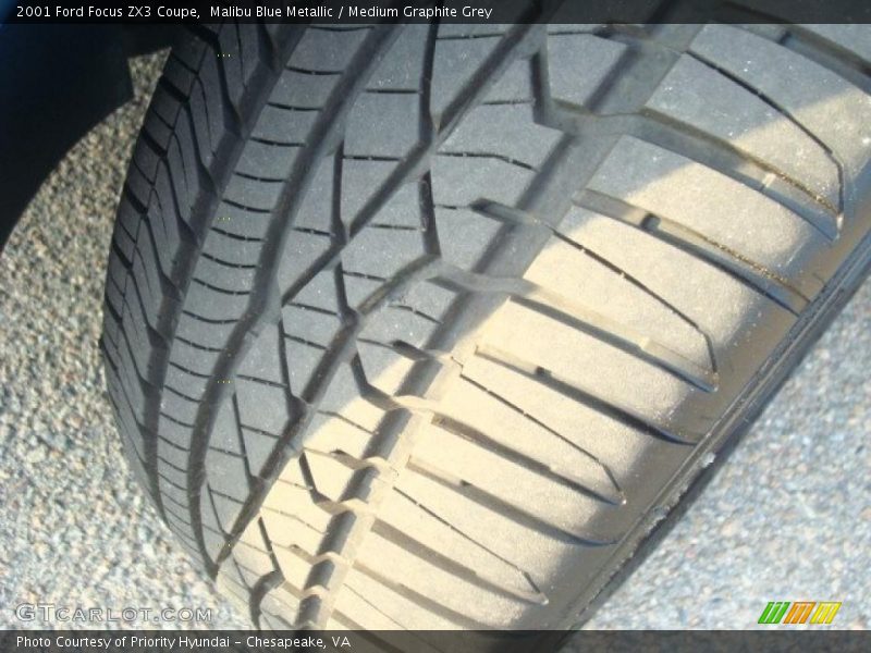 Malibu Blue Metallic / Medium Graphite Grey 2001 Ford Focus ZX3 Coupe