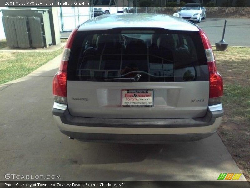 Silver Metallic / Graphite 2001 Volvo V70 2.4
