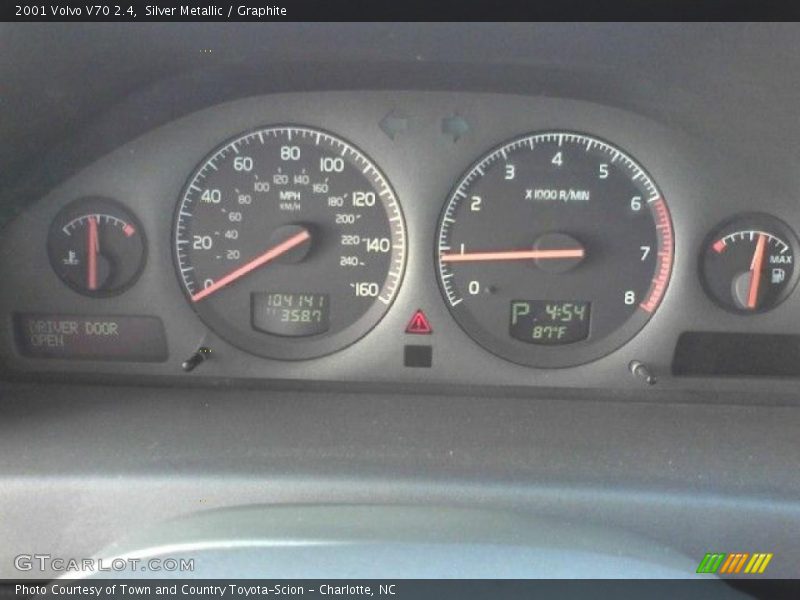 Silver Metallic / Graphite 2001 Volvo V70 2.4