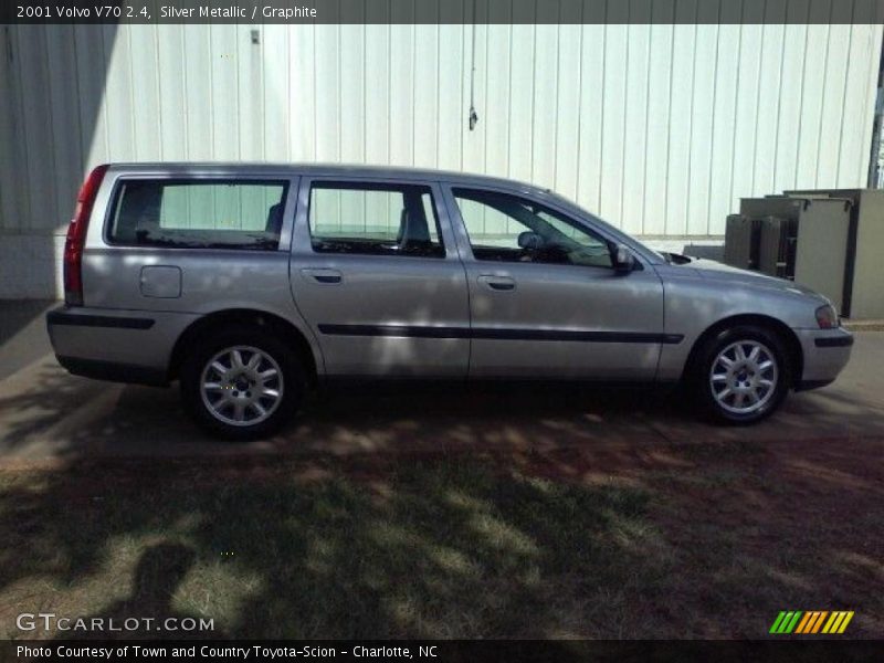 Silver Metallic / Graphite 2001 Volvo V70 2.4