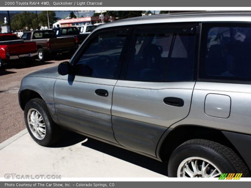 Quicksilver / Light Charcoal 2000 Toyota RAV4 4WD