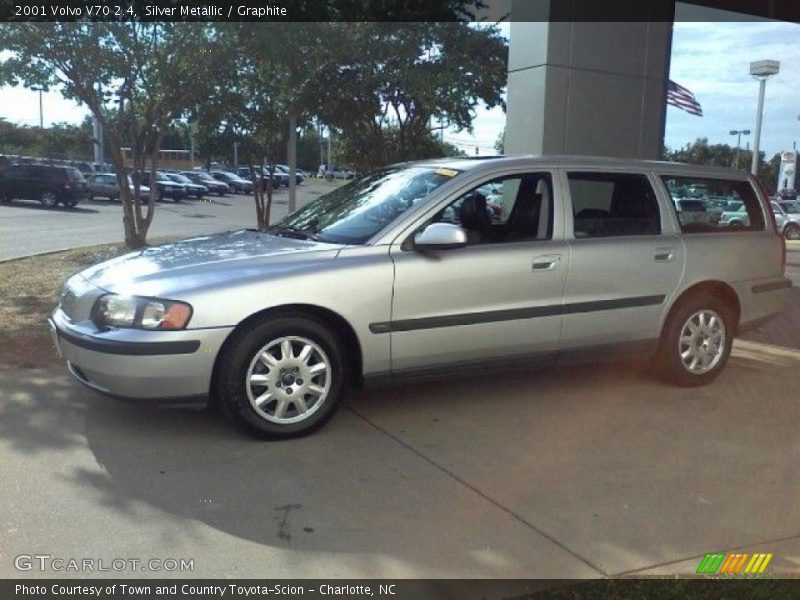 Silver Metallic / Graphite 2001 Volvo V70 2.4