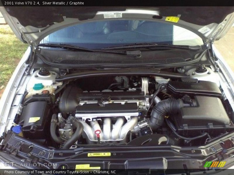 Silver Metallic / Graphite 2001 Volvo V70 2.4