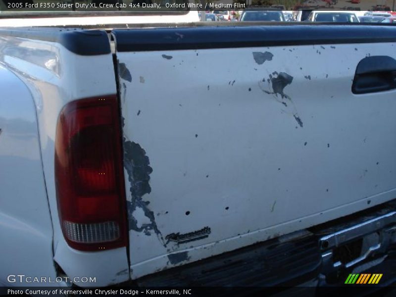 Oxford White / Medium Flint 2005 Ford F350 Super Duty XL Crew Cab 4x4 Dually