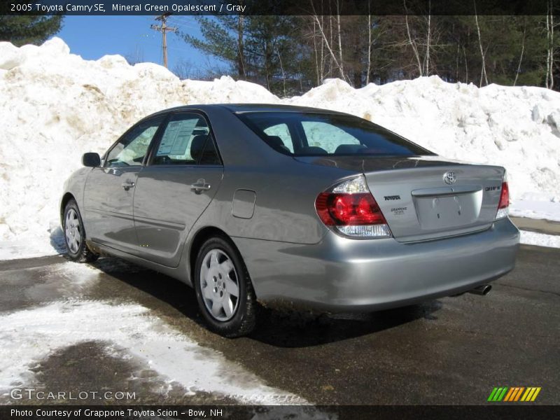 Mineral Green Opalescent / Gray 2005 Toyota Camry SE