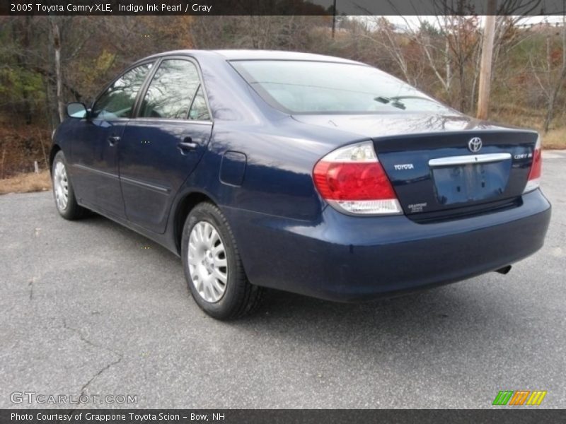 Indigo Ink Pearl / Gray 2005 Toyota Camry XLE