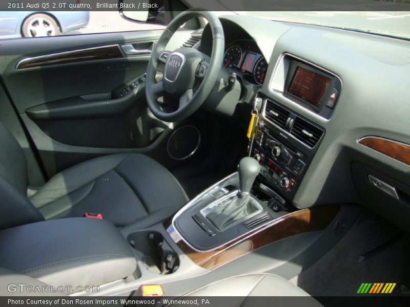 Brilliant Black / Black 2011 Audi Q5 2.0T quattro