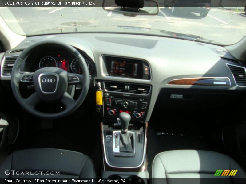 Brilliant Black / Black 2011 Audi Q5 2.0T quattro