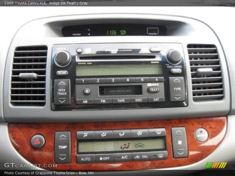 Indigo Ink Pearl / Gray 2005 Toyota Camry XLE