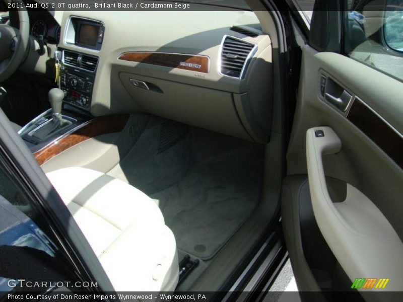 Brilliant Black / Cardamom Beige 2011 Audi Q5 2.0T quattro