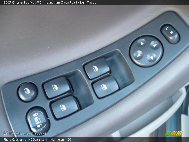 Magnesium Green Pearl / Light Taupe 2005 Chrysler Pacifica AWD