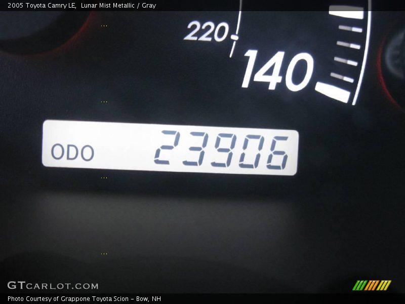 Lunar Mist Metallic / Gray 2005 Toyota Camry LE
