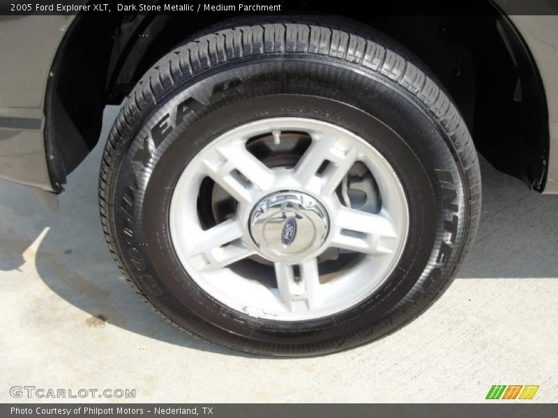 Dark Stone Metallic / Medium Parchment 2005 Ford Explorer XLT