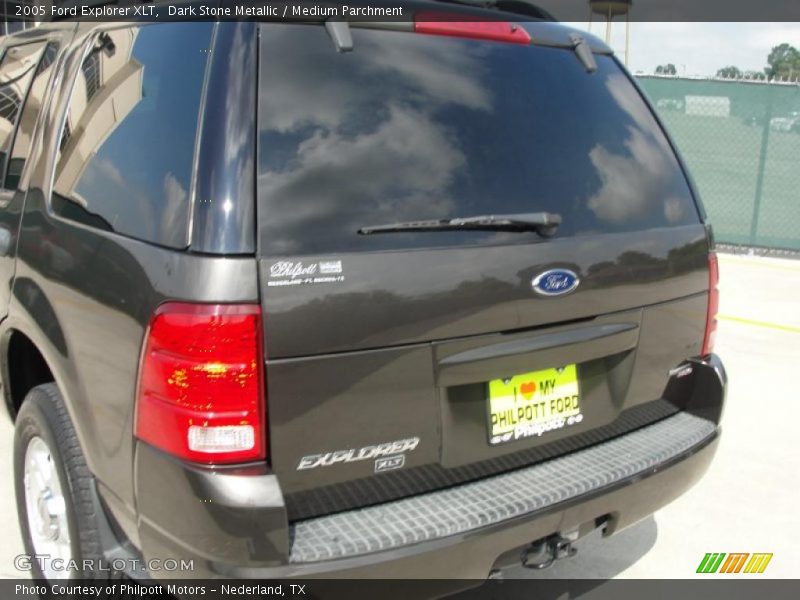 Dark Stone Metallic / Medium Parchment 2005 Ford Explorer XLT