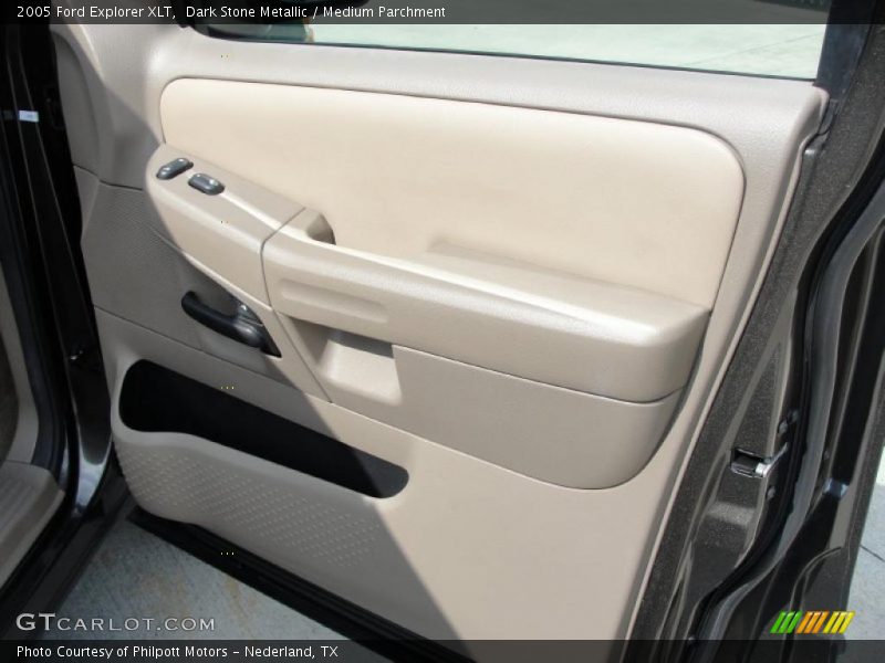 Dark Stone Metallic / Medium Parchment 2005 Ford Explorer XLT