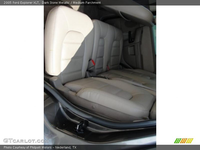 Dark Stone Metallic / Medium Parchment 2005 Ford Explorer XLT