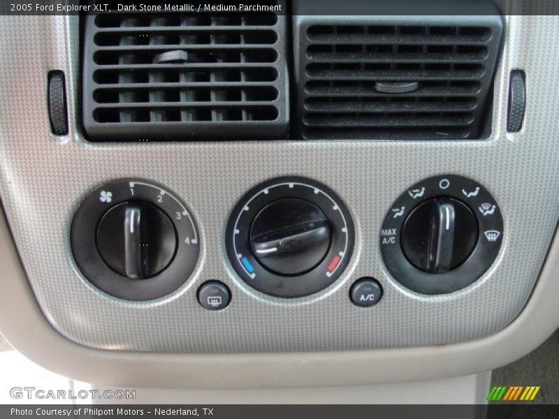 Dark Stone Metallic / Medium Parchment 2005 Ford Explorer XLT