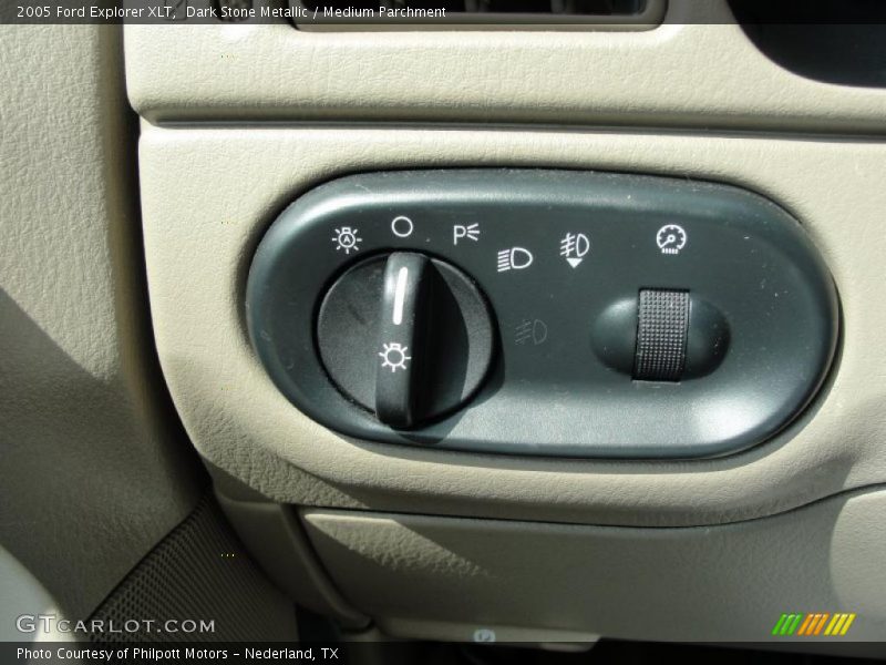 Dark Stone Metallic / Medium Parchment 2005 Ford Explorer XLT