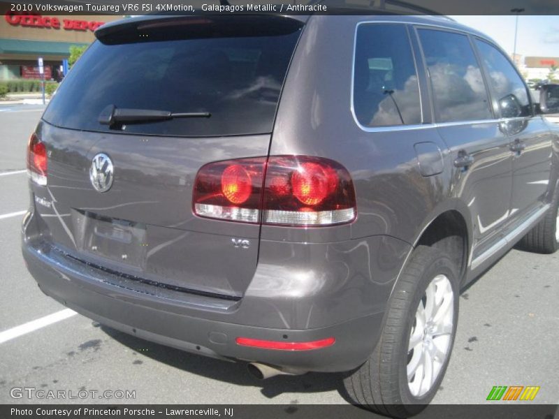 Galapagos Metallic / Anthracite 2010 Volkswagen Touareg VR6 FSI 4XMotion