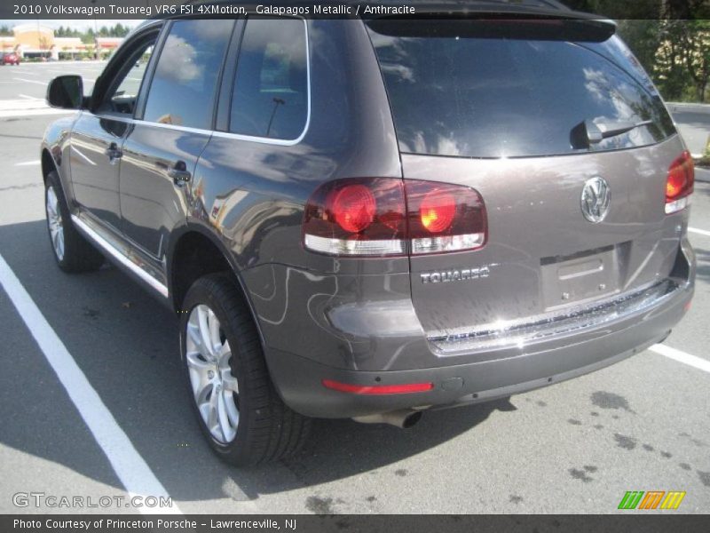 Galapagos Metallic / Anthracite 2010 Volkswagen Touareg VR6 FSI 4XMotion