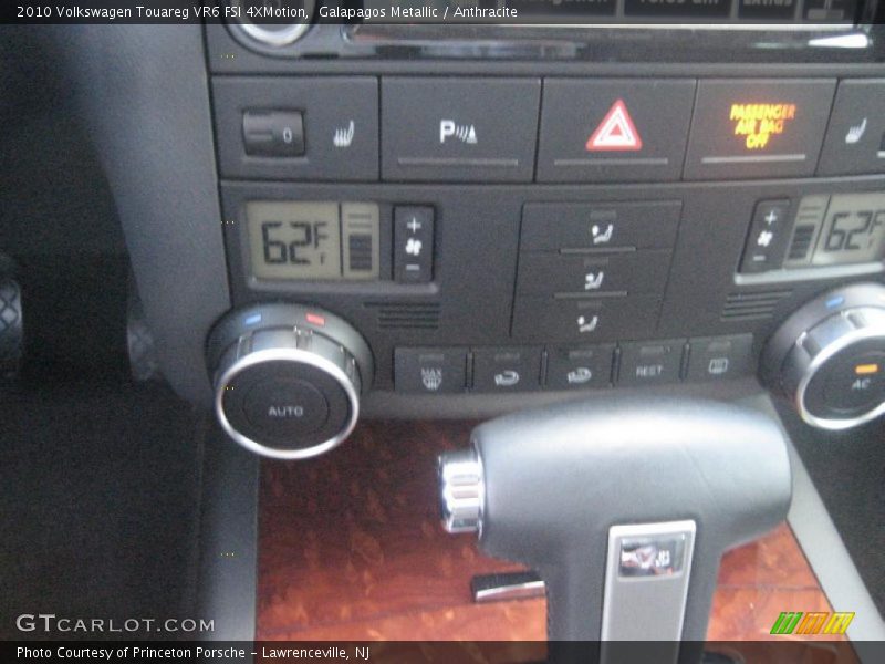 Galapagos Metallic / Anthracite 2010 Volkswagen Touareg VR6 FSI 4XMotion