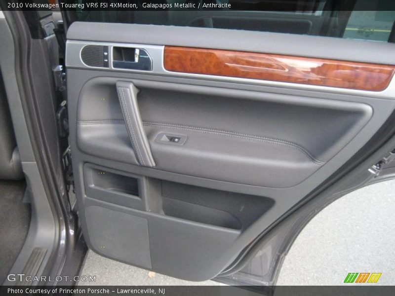 Galapagos Metallic / Anthracite 2010 Volkswagen Touareg VR6 FSI 4XMotion