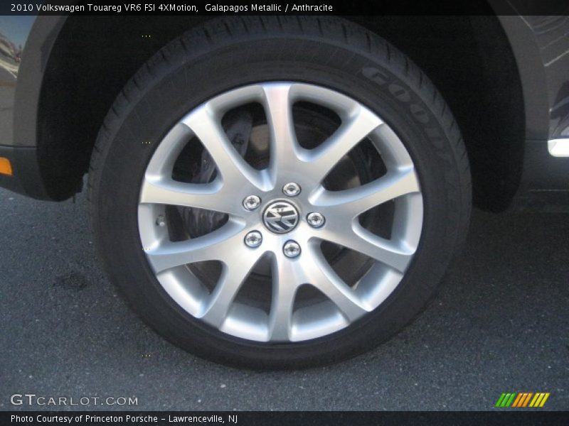 Galapagos Metallic / Anthracite 2010 Volkswagen Touareg VR6 FSI 4XMotion