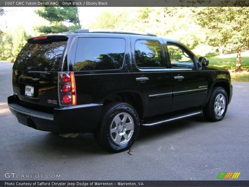 Onyx Black / Ebony Black 2007 GMC Yukon Denali AWD