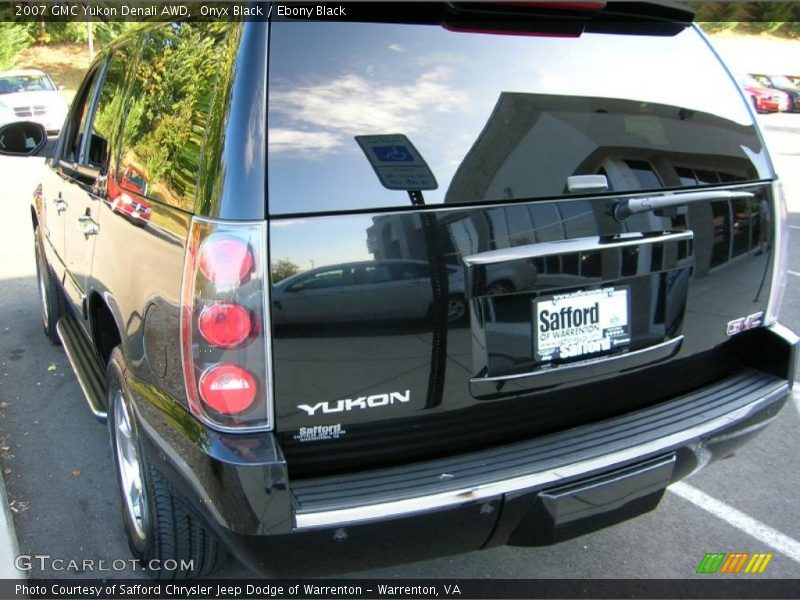Onyx Black / Ebony Black 2007 GMC Yukon Denali AWD