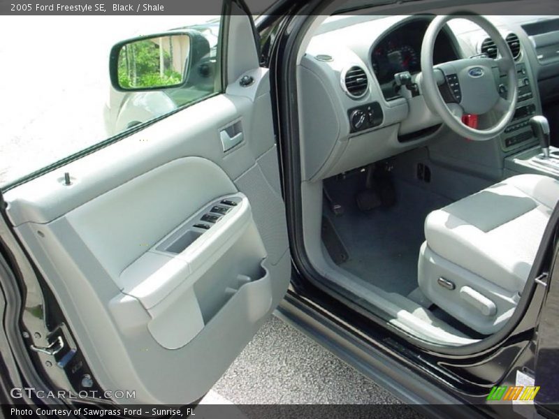 Black / Shale 2005 Ford Freestyle SE