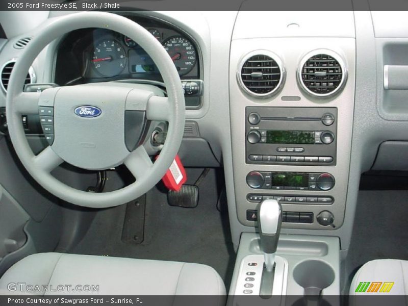 Black / Shale 2005 Ford Freestyle SE