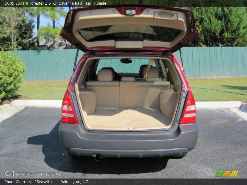 Cayenne Red Pearl / Beige 2005 Subaru Forester 2.5 X