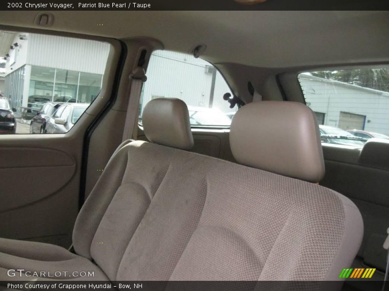 Patriot Blue Pearl / Taupe 2002 Chrysler Voyager