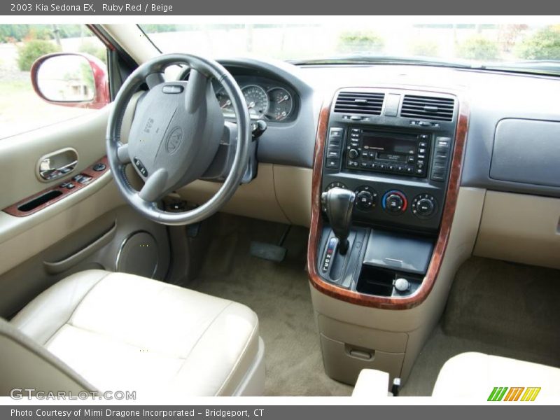 Ruby Red / Beige 2003 Kia Sedona EX