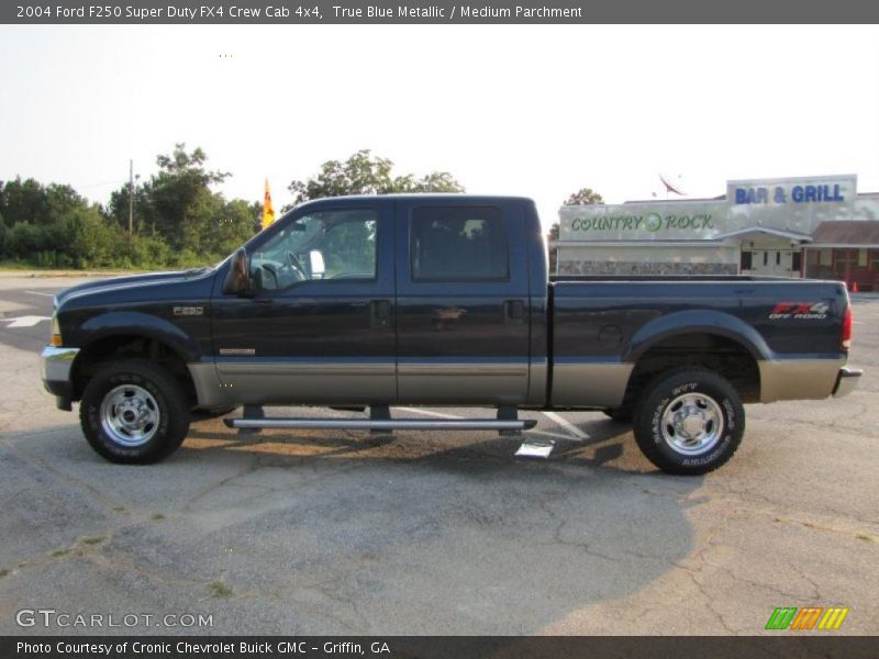 True Blue Metallic / Medium Parchment 2004 Ford F250 Super Duty FX4 Crew Cab 4x4