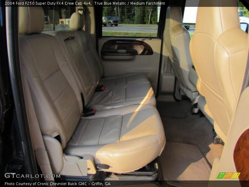 True Blue Metallic / Medium Parchment 2004 Ford F250 Super Duty FX4 Crew Cab 4x4