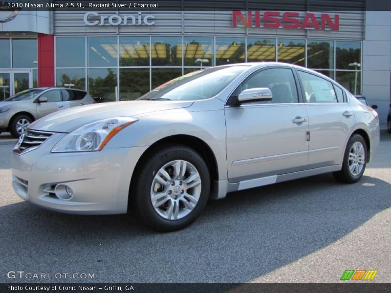 Radiant Silver / Charcoal 2010 Nissan Altima 2.5 SL