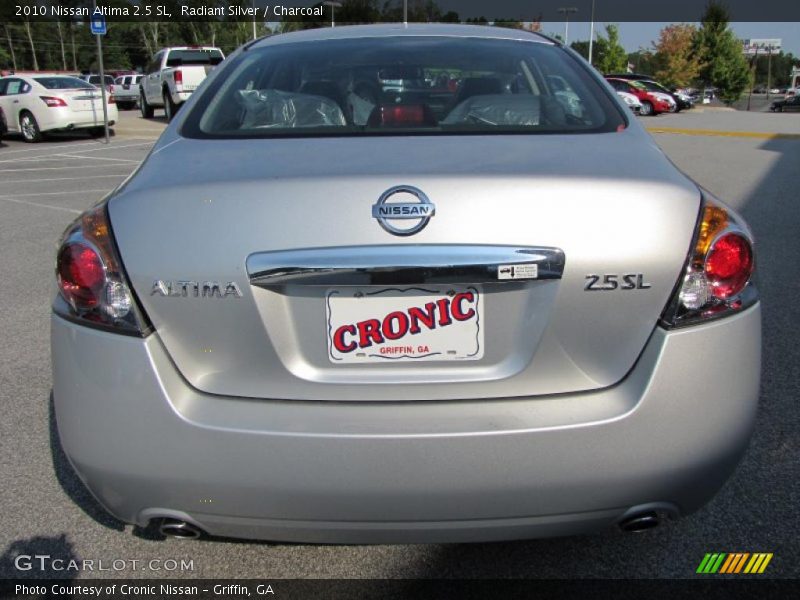 Radiant Silver / Charcoal 2010 Nissan Altima 2.5 SL